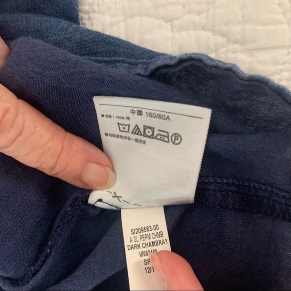 Old Navy Sleeveless top with ruffled base cottage core - Picture 5 of 8